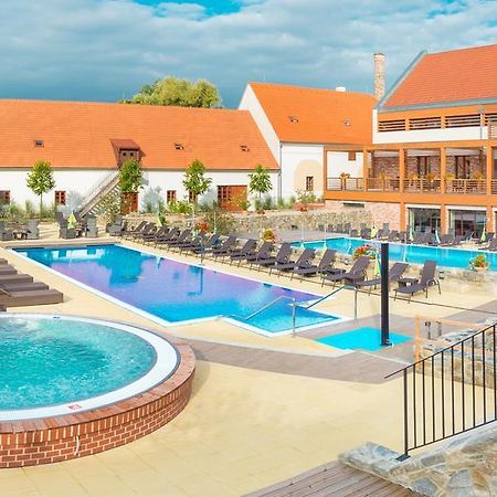 Hotel Zamek Valec Vladislav 外观 照片