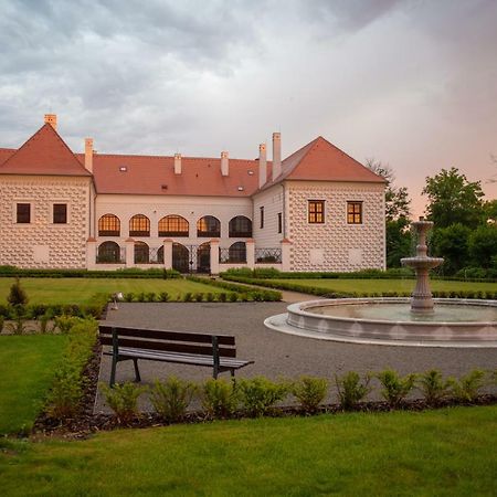 Hotel Zamek Valec Vladislav 外观 照片
