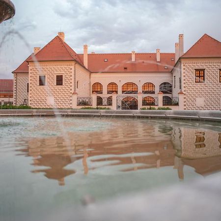 Hotel Zamek Valec Vladislav 外观 照片
