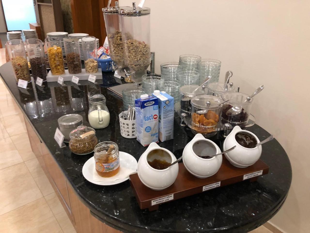 Hotel Zamek Valec Vladislav 外观 照片
