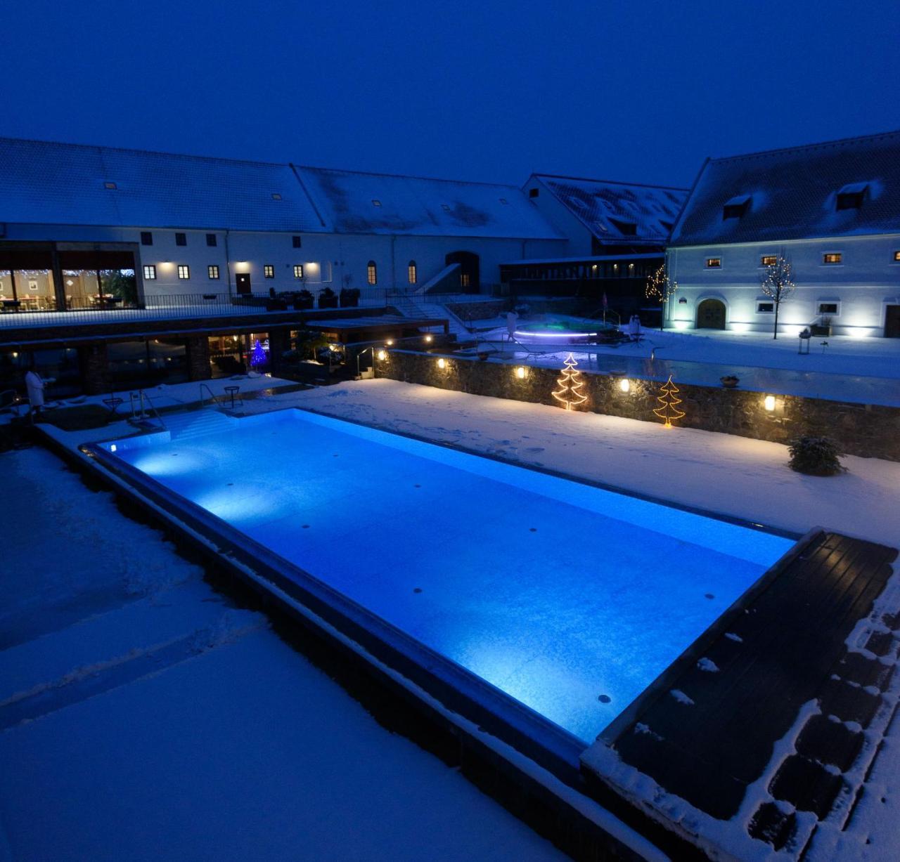 Hotel Zamek Valec Vladislav 外观 照片